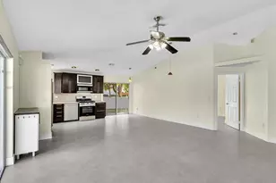 13400 NW 5th Ct, Plantation, FL 33325 - Photo 11
