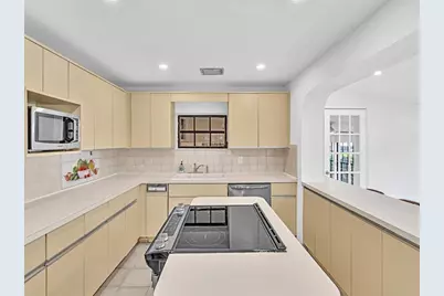 8020 SW 19th St, Miami, FL 33155 - Photo 11