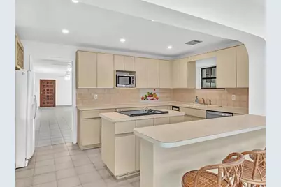 8020 SW 19th St, Miami, FL 33155 - Photo 13