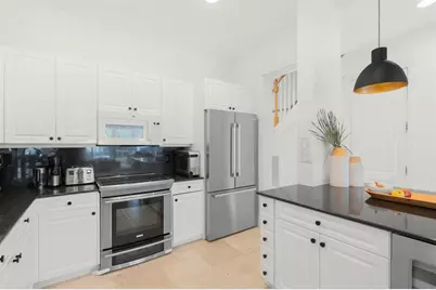 2739 NE 15th St, Fort Lauderdale, FL 33304 - Photo 13