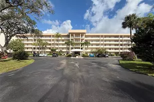 3930 Oaks Clubhouse Dr, Pompano Beach, FL 33069 - Photo 33