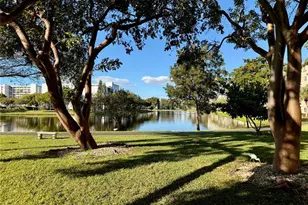 2112 S Cypress Bend Dr, Pompano Beach, FL 33069 - Photo 17