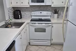 560 SE 2nd Ave, Deerfield Beach, FL 33441 - Photo 13