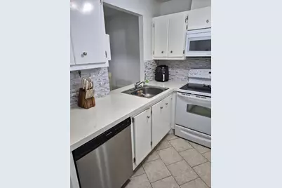 560 SE 2nd Ave, Unit #H2, Deerfield Beach, FL 33441 - Photo 11