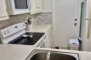 560 SE 2nd Ave, Deerfield Beach, FL 33441 - Photo 17