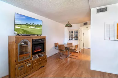 9061  Sunrise Lakes Blvd, Unit #109, Sunrise, FL 33322 - Photo 3