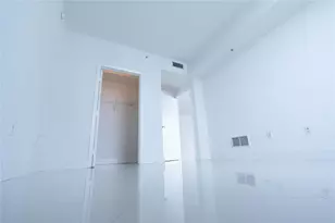 1900 N Bayshore Dr, Miami, FL 33132 - Photo 7