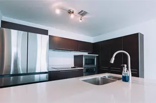 1900 N Bayshore Dr, Miami, FL 33132 - Photo 5