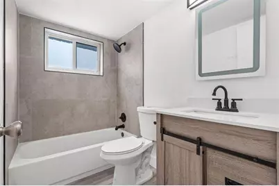 45 NE 24th St, Unit #B, Wilton Manors, FL 33305 - Photo 11