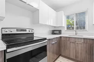 45 NE 24th St, Wilton Manors, FL 33305 - Photo 9