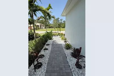 187 SE Via Sangro, Port Saint Lucie, FL 34952 - Photo 3