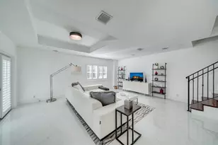 1112 NE 17th Way, Fort Lauderdale, FL 33304 - Photo 3