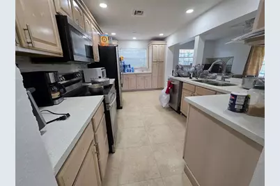 1970 NW 32nd St, Oakland Park, FL 33309 - Photo 5