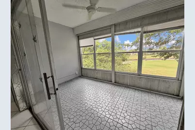 1035  Country Club Dr, Unit #407, Margate, FL 33063 - Photo 5