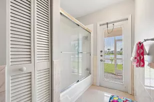 1011 NW 193rd Ave, Pembroke Pines, FL 33029 - Photo 21