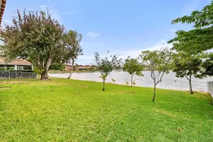 1011 NW 193rd Ave, Pembroke Pines, FL 33029 - Photo 25