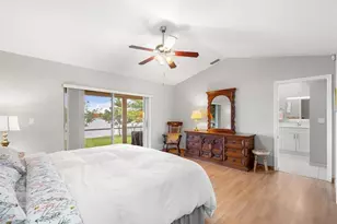 1011 NW 193rd Ave, Pembroke Pines, FL 33029 - Photo 15