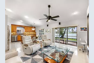 1011 NW 193rd Ave, Pembroke Pines, FL 33029 - Photo 11