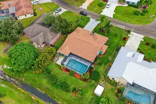 2360 SE Bordeaux Ct, Port Saint Lucie, FL 34952 - Photo 37