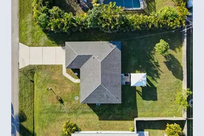 593 NW Avon Ave, Port Saint Lucie, FL 34983 - Photo 21