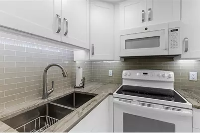 210  Oakridge N, Unit #210, Deerfield Beach, FL 33442 - Photo 9