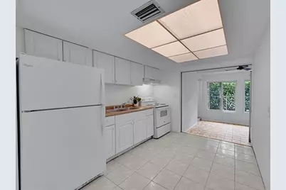 3280 NE 15th Ave, Oakland Park, FL 33334 - Photo 9