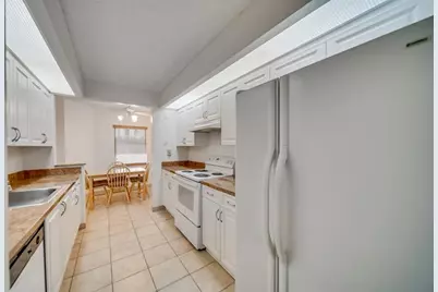 13105 SW 16th Ct, Unit #209L, Pembroke Pines, FL 33027 - Photo 27