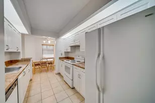 13105 SW 16th Ct, Pembroke Pines, FL 33027 - Photo 27