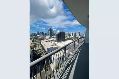 1750 N Bayshore Dr, Unit #2606, Miami, FL 33132 - Photo 3