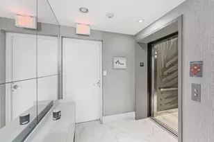 16385 Biscayne Blvd, North Miami Beach, FL 33160 - Photo 33