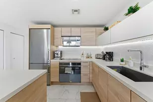 16385 Biscayne Blvd, North Miami Beach, FL 33160 - Photo 9