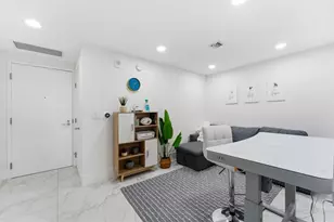 16385 Biscayne Blvd, North Miami Beach, FL 33160 - Photo 13