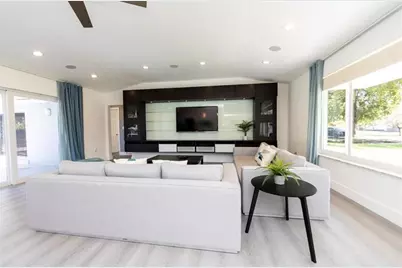 475 NE 142nd St, North Miami, FL 33161 - Photo 7