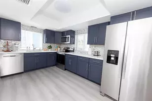 475 NE 142nd St, North Miami, FL 33161 - Photo 17