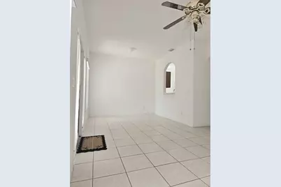 10589 NW 56th Pl, Coral Springs, FL 33076 - Photo 7