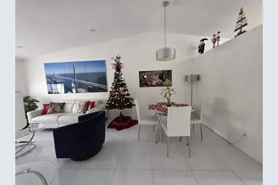 7635 NW 181st St, Hialeah, FL 33015 - Photo 5