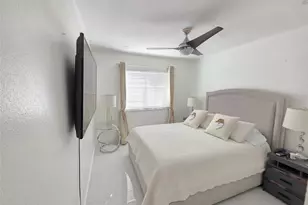 7635 NW 181st St, Hialeah, FL 33015 - Photo 9