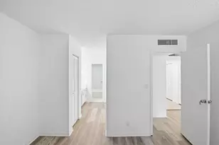 6101 N Falls Cir Dr, Lauderhill, FL 33319 - Photo 9