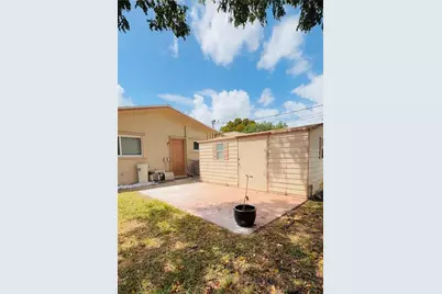 236 SW 7th St, Dania Beach, FL 33004 - Photo 7