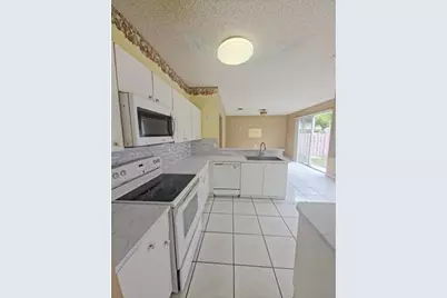 14422 N Royal Cove Cir, Davie, FL 33325 - Photo 9