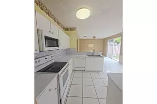 14422 N Royal Cove Cir, Davie, FL 33325 - Photo 9