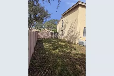 14422 N Royal Cove Cir, Davie, FL 33325 - Photo 33