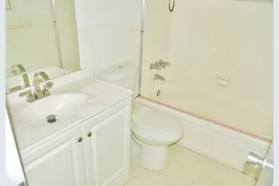 4770 NW 10th Ct, Unit #312, Plantation, FL 33313 - Photo 11