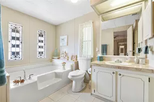 8600 SW 16th Pl, Davie, FL 33324 - Photo 11