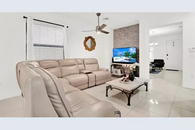 805 NE 191st St, Miami, FL 33179 - Photo 7