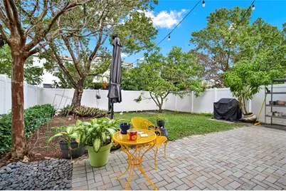 805 NE 191st St, Miami, FL 33179 - Photo 33