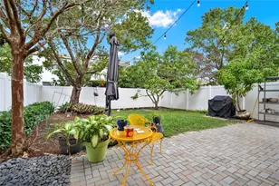 805 NE 191st St, Miami, FL 33179 - Photo 33