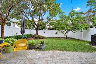 805 NE 191st St, Miami, FL 33179 - Photo 31