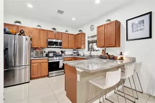 805 NE 191st St, Miami, FL 33179 - Photo 11