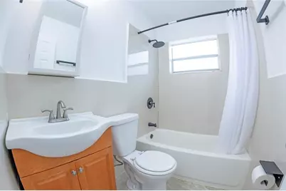 210 NE 40th St, Unit #216, Oakland Park, FL 33334 - Photo 3